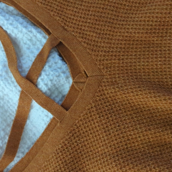 Crisscross back Sweater by Anthroplogie - Picture 3 of 4